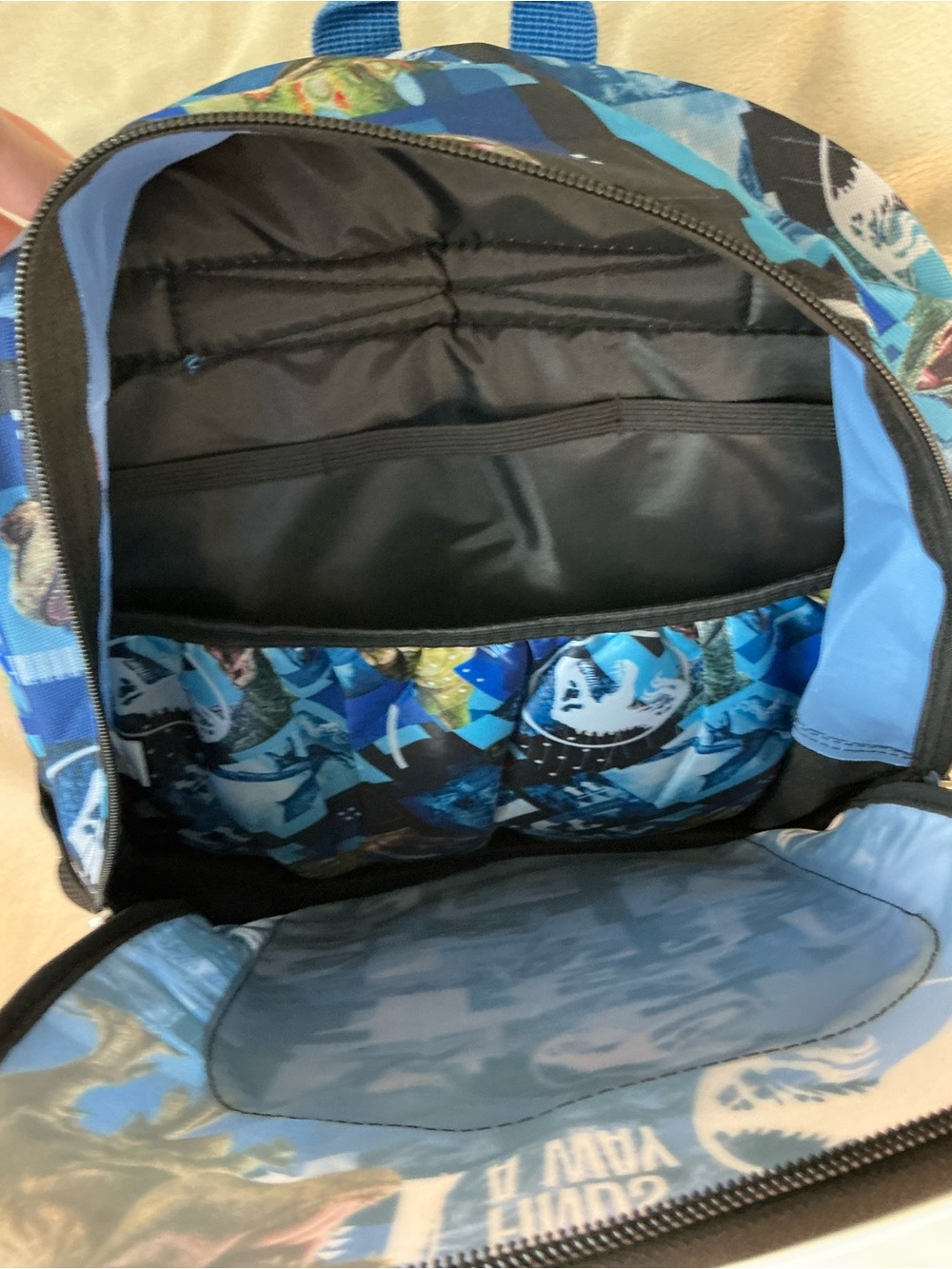 NEW! Universal Studio Jurassic World Boy’s 17" Laptop Blue Backpack NWT - Picture 12 of 13